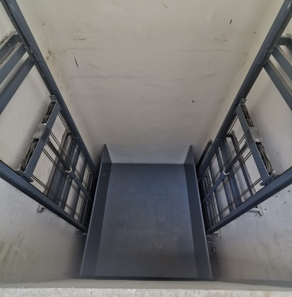 مصعد شحن 2000كغ